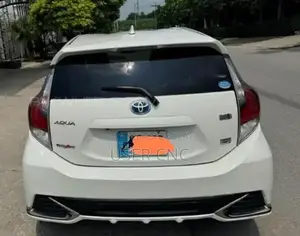 Toyota Aqua GS Hybrid Compact Hatchback 2016 Import