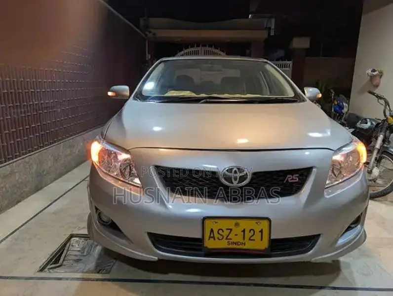 Toyota Corolla 1.3 VVTi Sedan - Efficient Compact Car