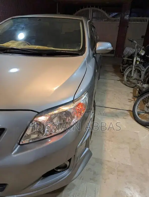 Toyota Corolla 1.3 VVTi Sedan - Efficient Compact Car