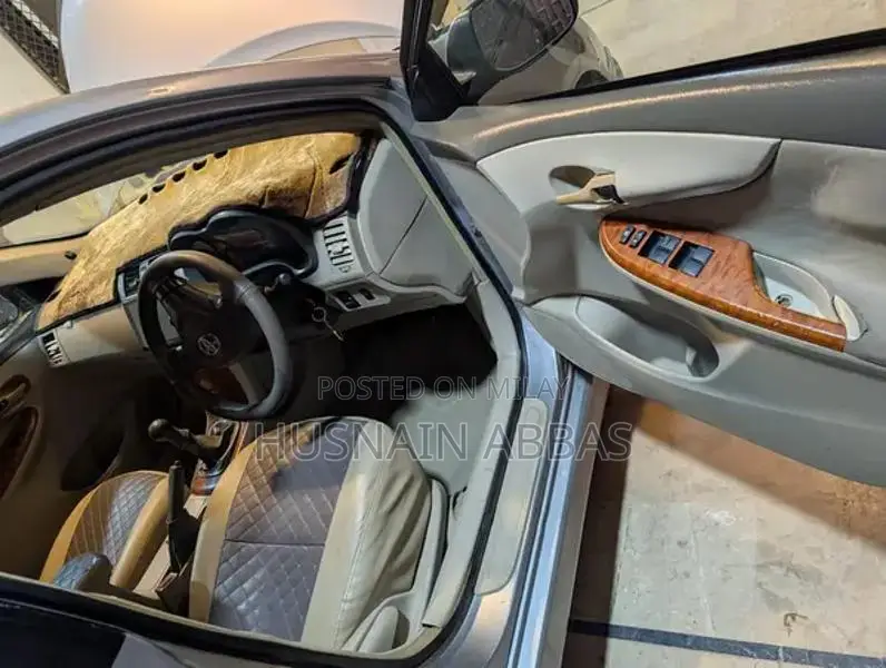 Toyota Corolla 1.3 VVTi Sedan - Efficient Compact Car