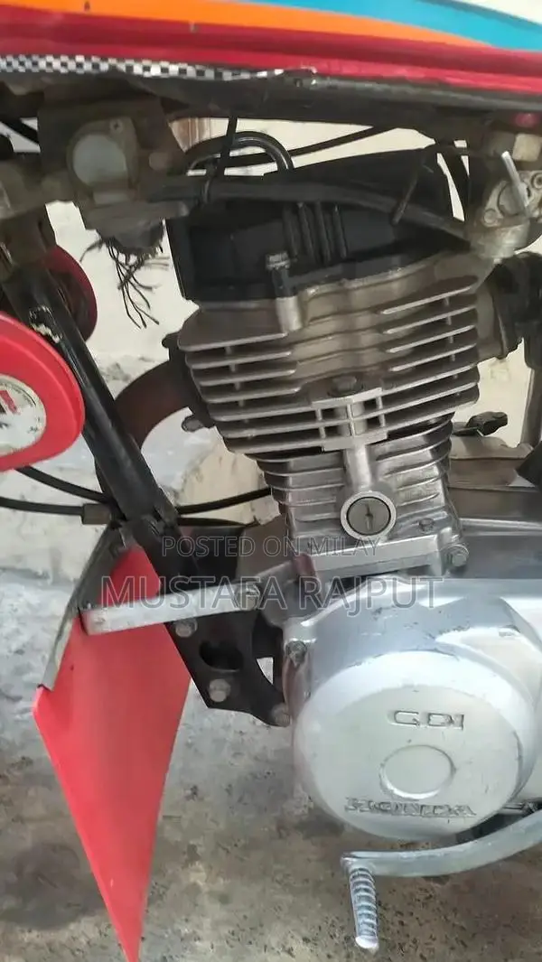 Honda 125cc Motorcycle 2016 Model - Reliable Urban Commuter