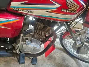 Honda 125cc Motorcycle 2016 Model - Reliable Urban Commuter