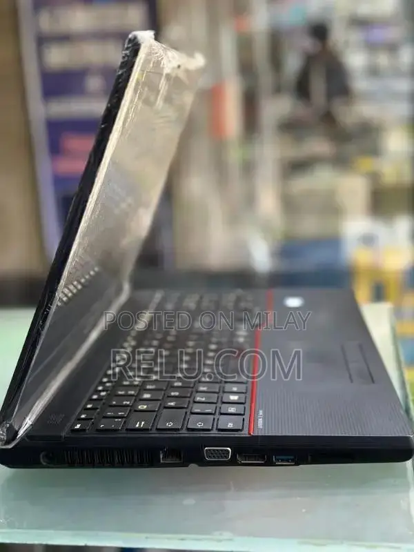 Fujitsu Lifebook E556 Business Laptop Core i5