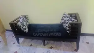 Photo - Wooden Daybed Settee - Classic Wood Sofa Bench