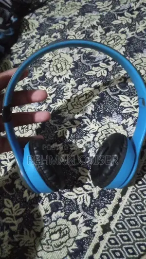 Photo - P47 Wireless Bluetooth Headphones with Extended Battery Life