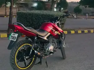 Photo - Yamaha YBR G 2019 red