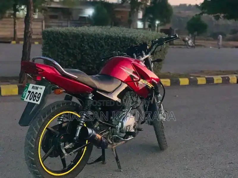 Yamaha YBR G 2019 red
