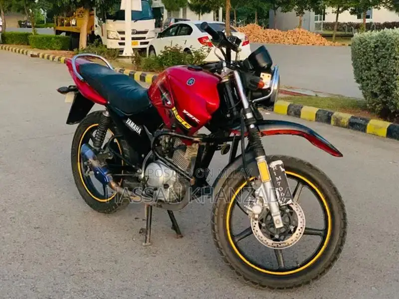 Yamaha YBR G 2019 red