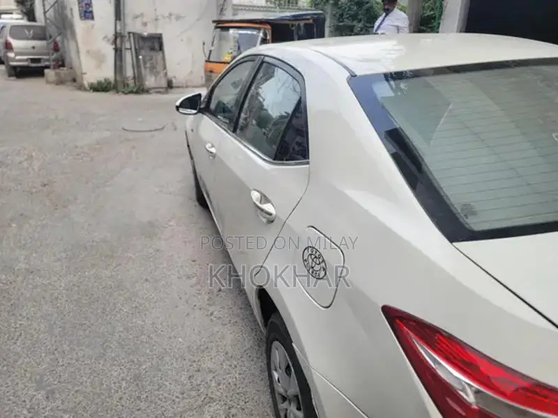Toyota Corolla XLI 2014/15 - Well-Maintained Sedan