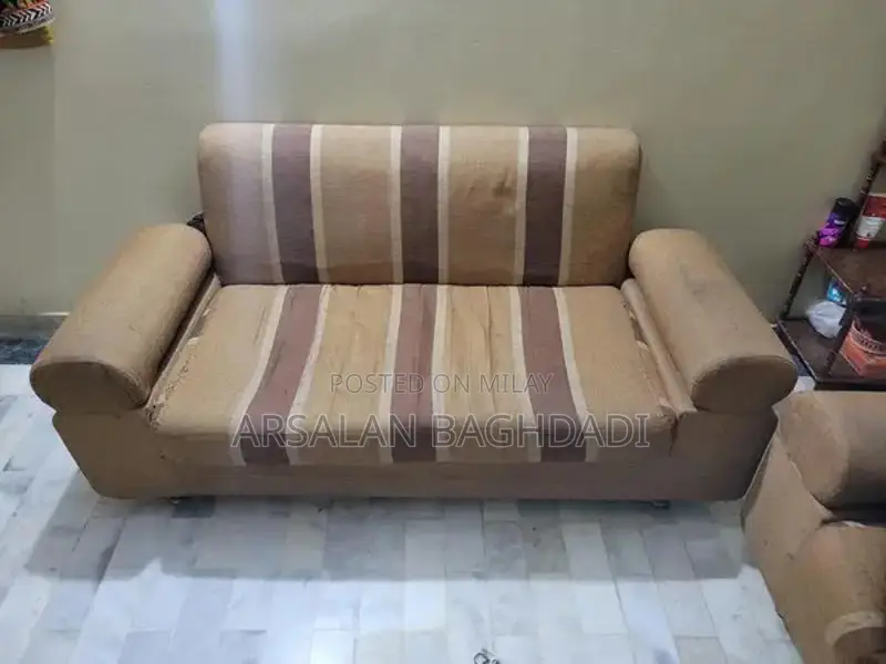 5-Seater Comfortable Sofa - 2+3 Seating Configuration