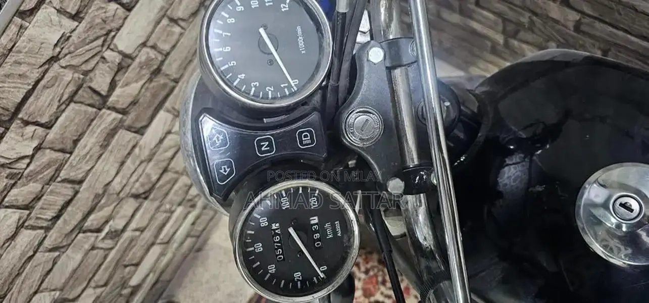 Suzuki 150GS Motorcycle - Low Mileage, Excellent Condition