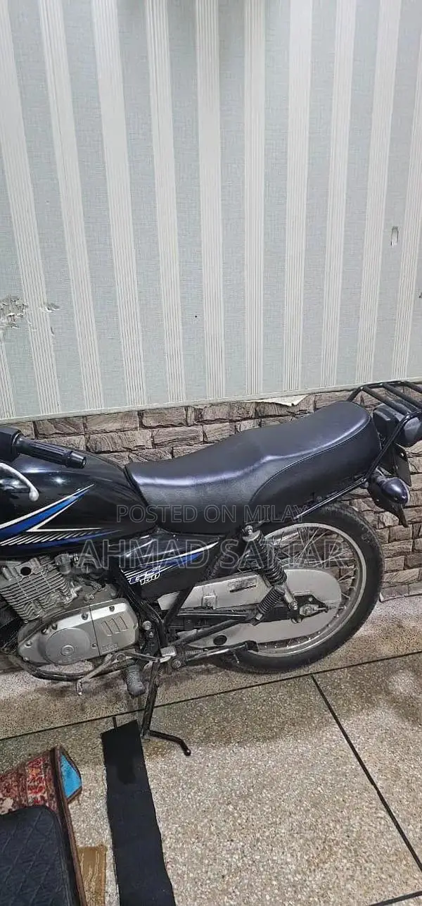 Suzuki 150GS Motorcycle - Low Mileage, Excellent Condition