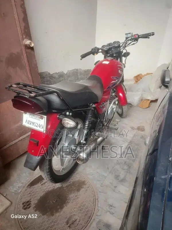 Suzuki 150 SE Motorcycle 2020 Model Low Mileage