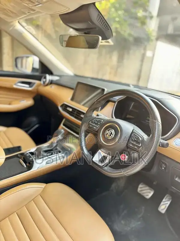 MG HS 2.0 Essence 2024 (Trophy)