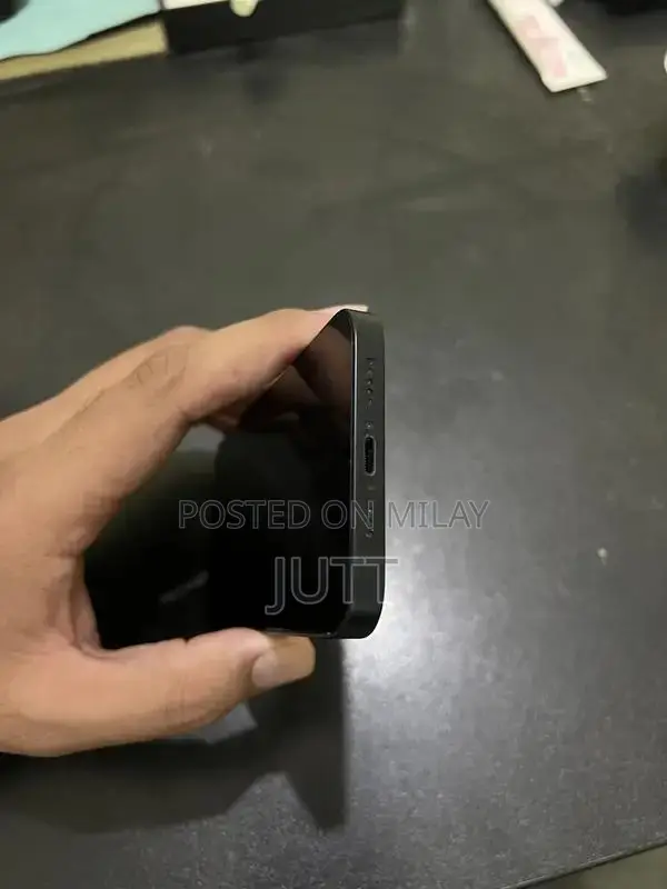 Apple iPhone 12 64GB Smartphone - Excellent Condition