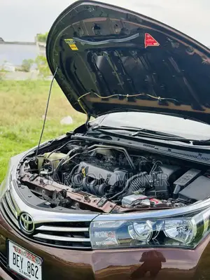 Photo - Toyota Corolla GLI Sedan - Excellent Condition, Low Mileage