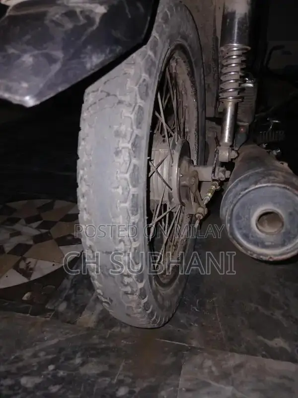 Honda 125cc Motorcycle - Red Color, Excellent Condition