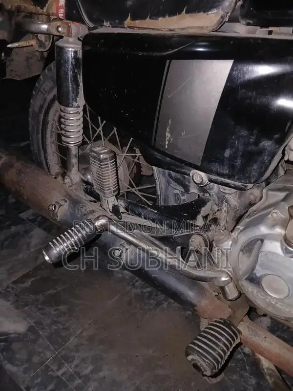 Honda 125cc Motorcycle - Red Color, Excellent Condition