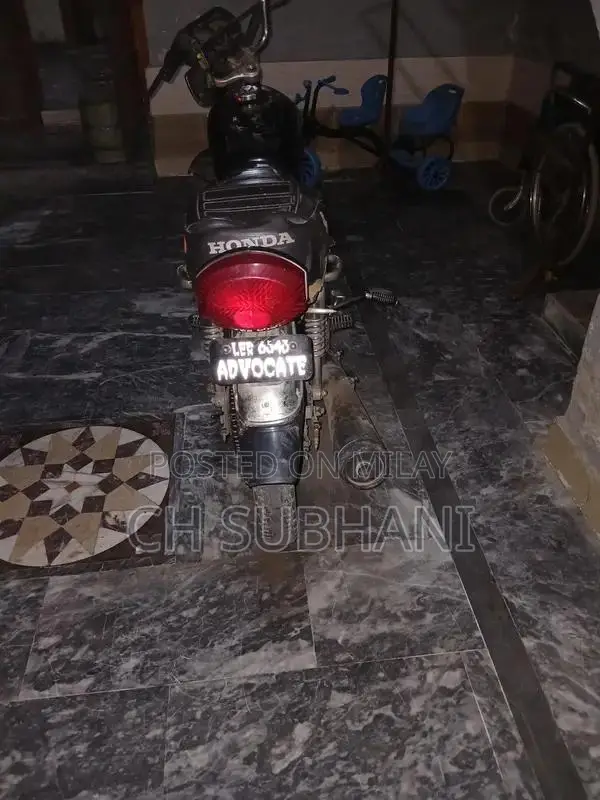 Honda 125cc Motorcycle - Red Color, Excellent Condition