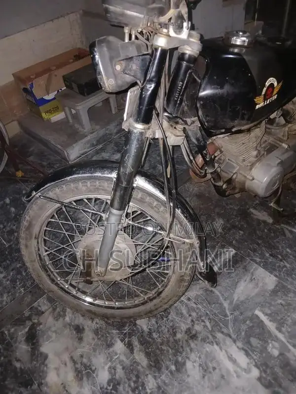 Honda 125cc Motorcycle - Red Color, Excellent Condition