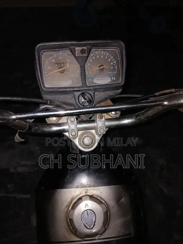 Honda 125cc Motorcycle - Red Color, Excellent Condition