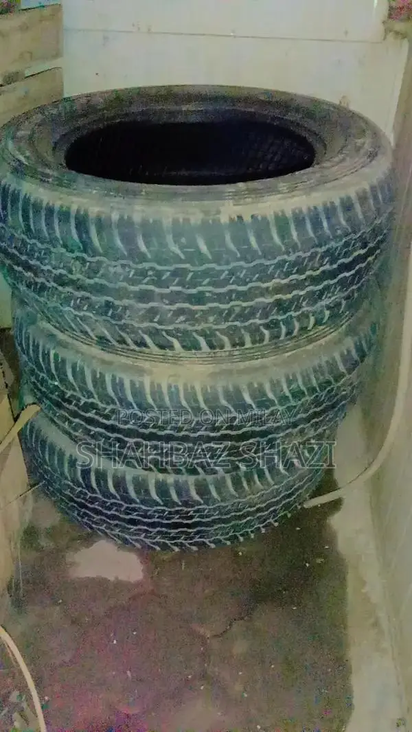 Dunlop 265/60 R18 Tubeless All-Season Tire