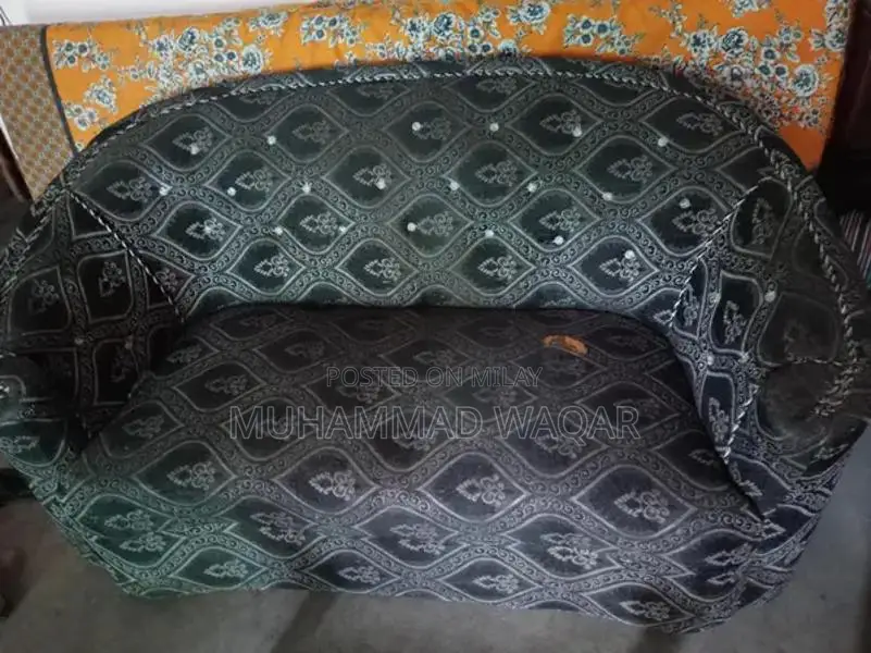 3000 ka sofa or 3000 ka table Hoga seriousl buyers he rabta kra