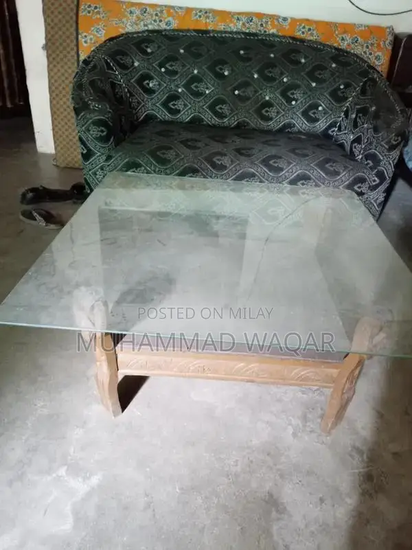 3000 ka sofa or 3000 ka table Hoga seriousl buyers he rabta kra