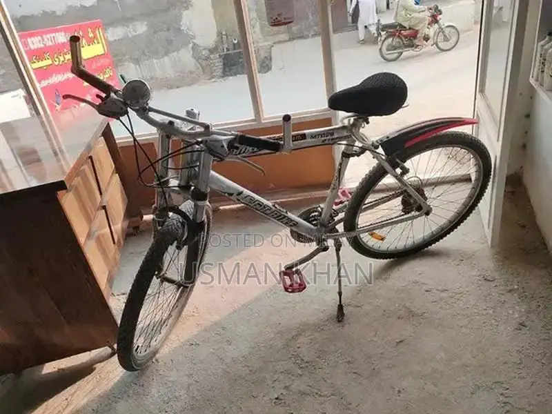 Lightweight Aluminium Bicycle - Versatile Urban Cycling