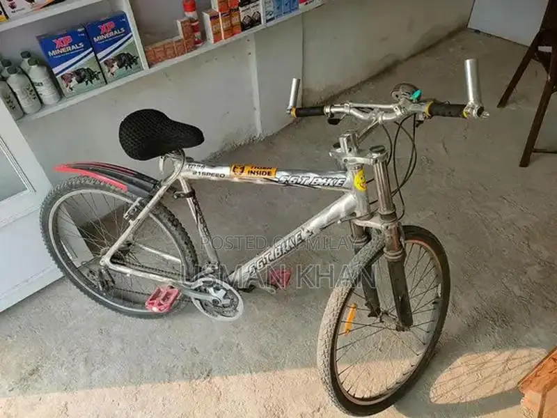 Lightweight Aluminium Bicycle - Versatile Urban Cycling