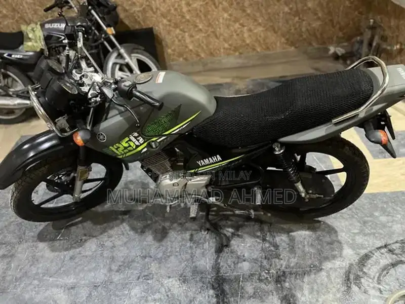 Yamaha YBR 125G Green Motorcycle - Excellent Condition