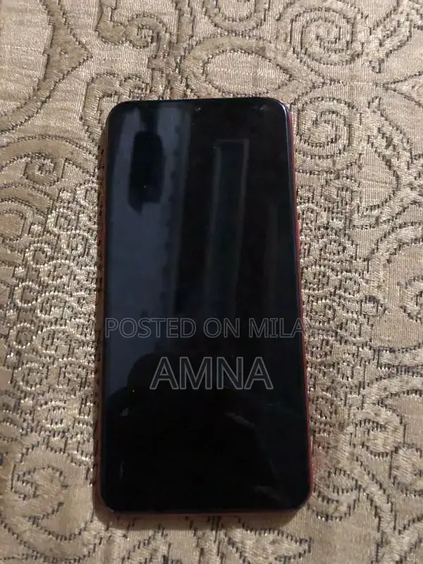 Budget-Friendly Smartphone with Extra Storage and Minimal Wear