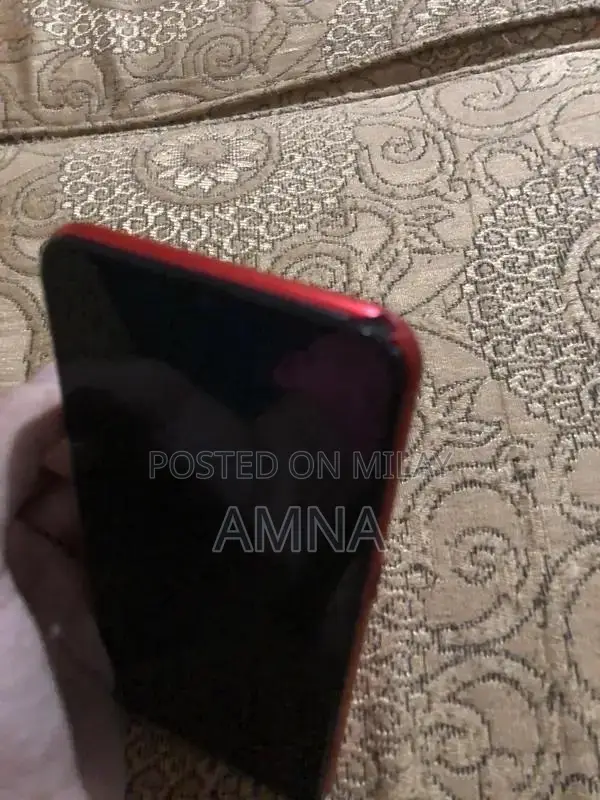 Budget-Friendly Smartphone with Extra Storage and Minimal Wear