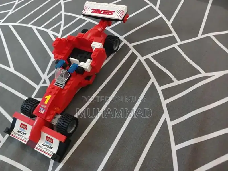LEGO F1 Racing Car Model Set