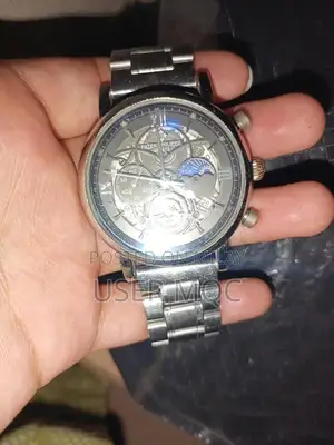 Photo - Luxury Patek Philippe Timepiece - Elegant Swiss Mechanical Watch