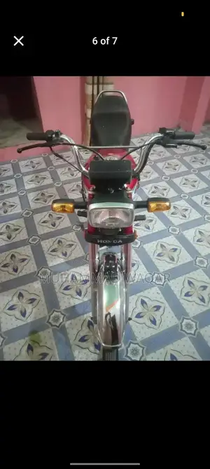 Honda CD-70 Motorcycle - 2024 Model Lightweight Commuter