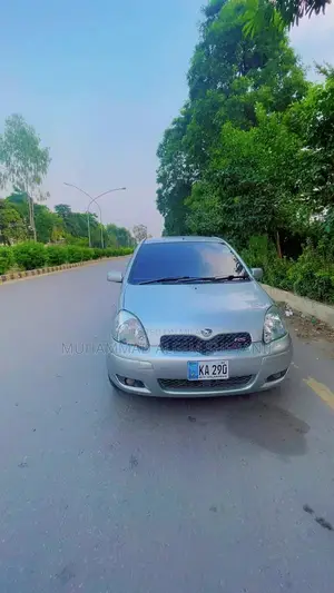 Toyata Vitz 2002 Model
