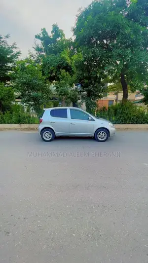 Toyata Vitz 2002 Model