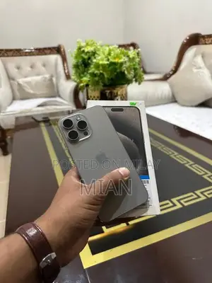 iphone 15 pro max waterpack 256 GB 86 Health with box 10by10