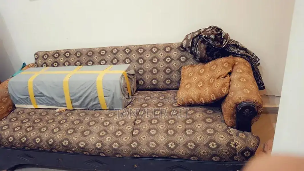 6-Seater Living Room Sofa Set in Good Condition