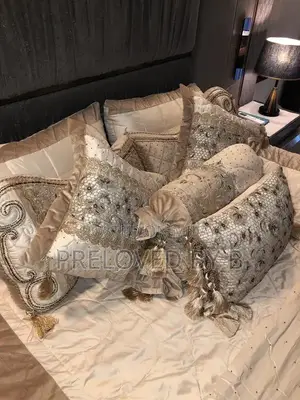 Luxury Bridal Bed Set with Multiple Decorative Pillows