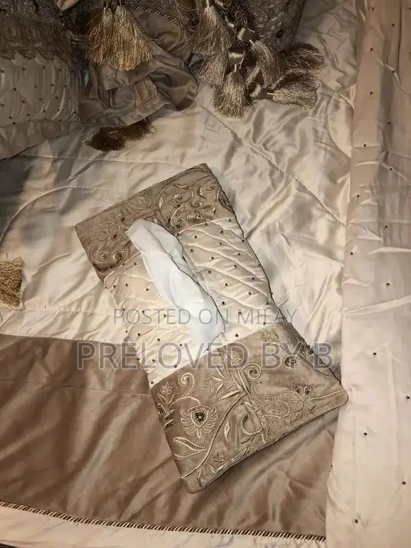 Luxury Bridal Bed Set with Multiple Decorative Pillows