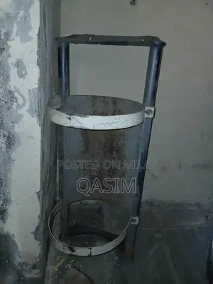 Photo - Suzuki Cultus CNG Conversion Stand - Vehicle Maintenance Tool