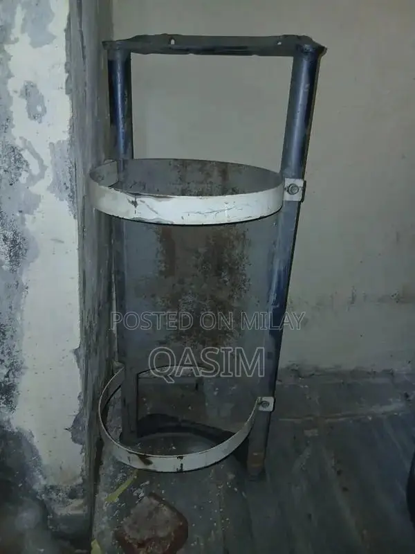 Suzuki Cultus CNG Conversion Stand - Vehicle Maintenance Tool