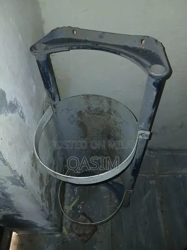 Suzuki Cultus CNG Conversion Stand - Vehicle Maintenance Tool