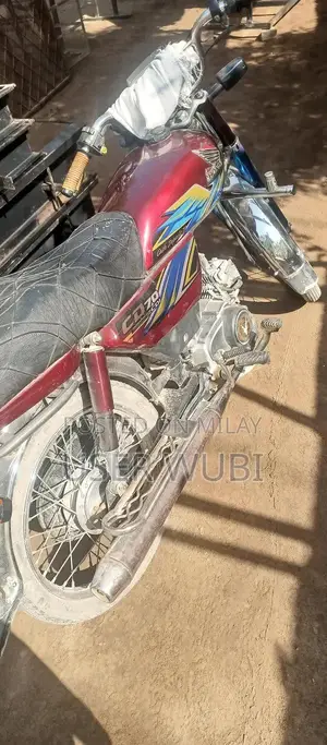 Honda CD 70 Motorcycle - Reliable Single-Cylinder Bike