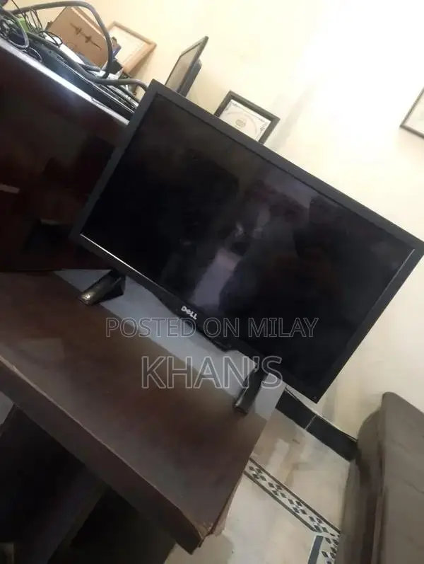 Gaming PC with monitor details mentioned