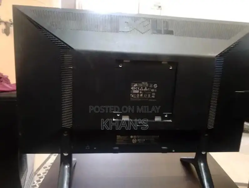 Gaming PC with monitor details mentioned