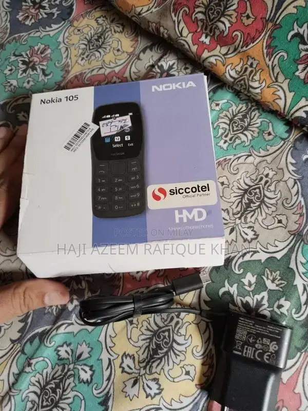 Compact Nokia Mobile Phone with Basic Connectivity