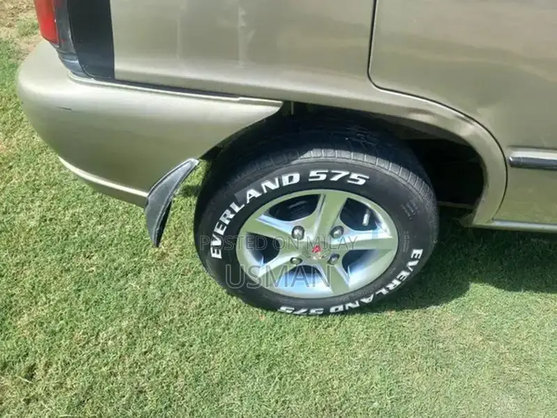 Suzuki Mehran VXR 2018 Compact Sedan with Excellent Condition